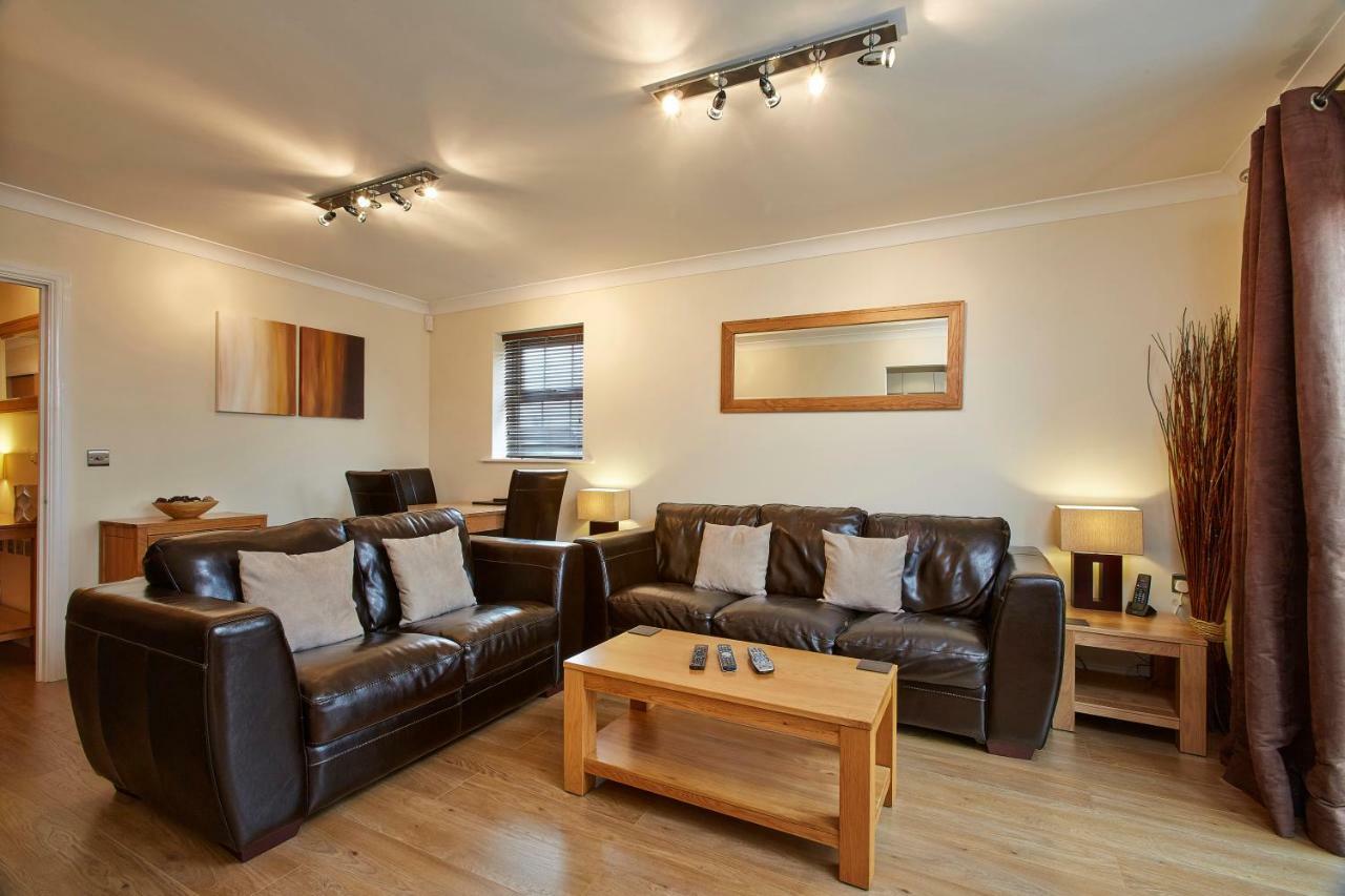 2 Bed 2 Bath At Jago Crt In Newbury - Free Allocated Parking Εξωτερικό φωτογραφία